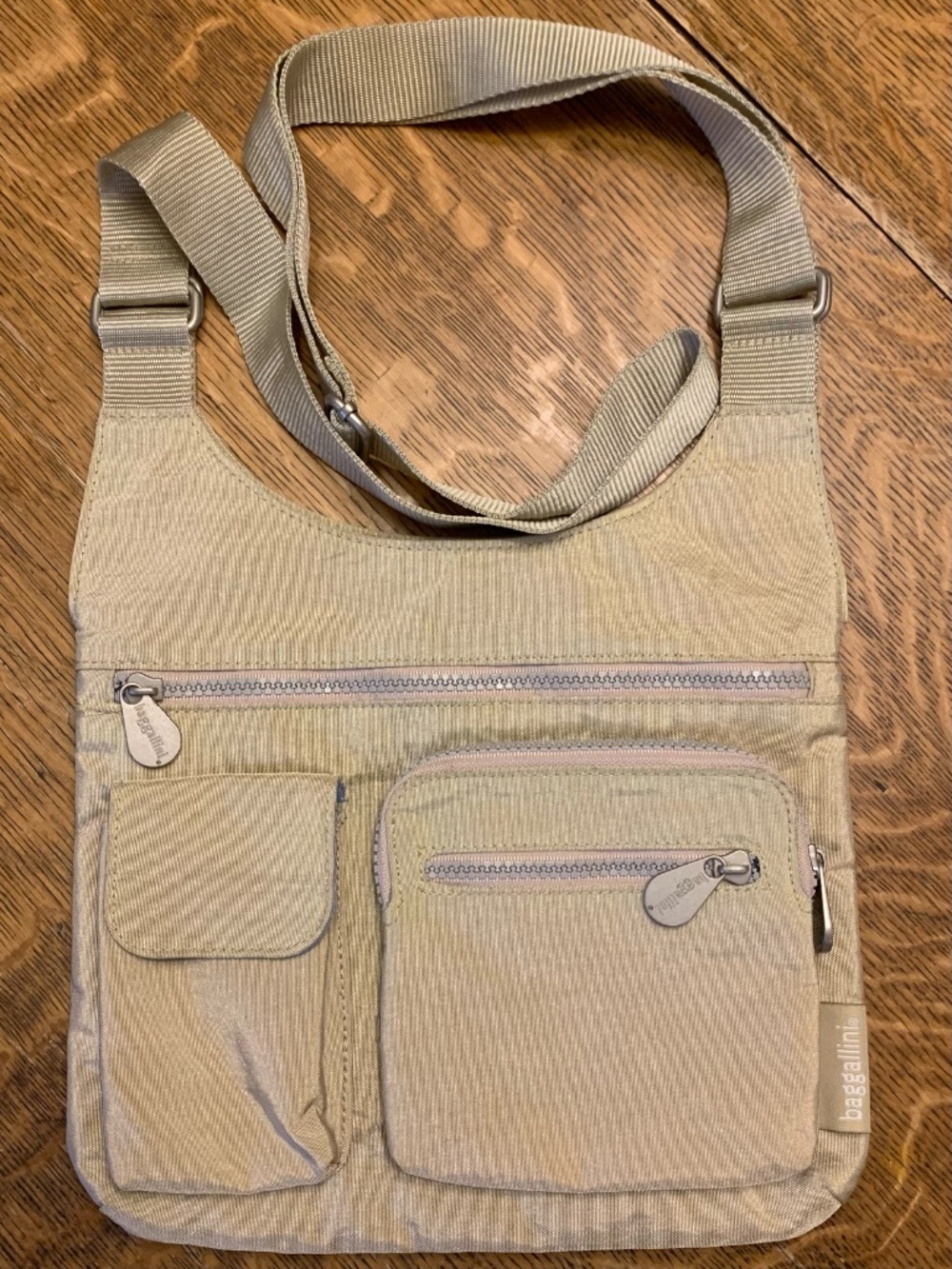 Baggallini Tan Crossbody Zippered Travel Nylon Bag Tan Travel